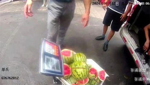 民警变吃瓜群众,揭秘网络热事背后的真相