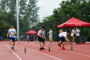 晚上操场吃瓜,一场别开生面的“吃瓜”盛宴